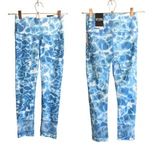 VICTORIA SPORT NWT High Rise Capri Print Legging Sz XS
